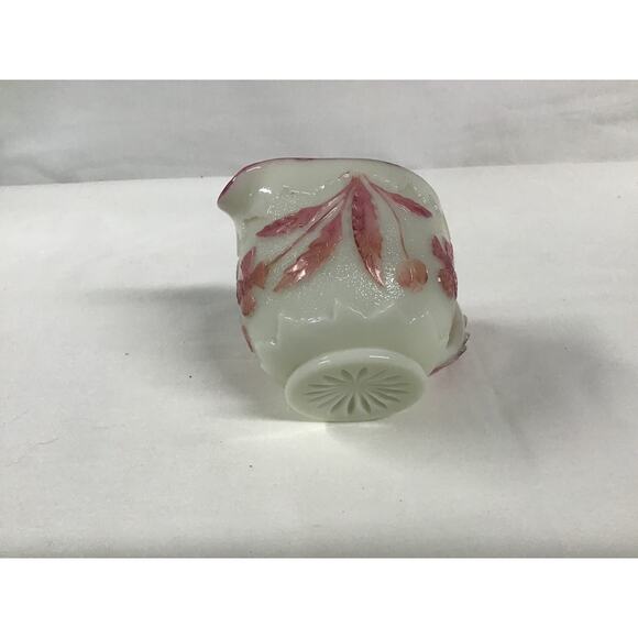 Antique EAPG Creamer by US Glass Co. Delaware Pattern -Rare Color - Picture 2 of 2